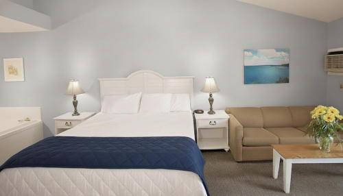 Pointes North Beachfront Resort Hotel - image 5
