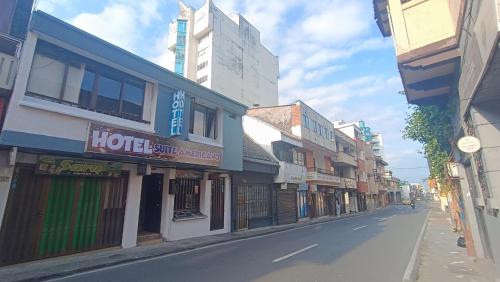 Hotel Suite Americano – Pereira, KS
