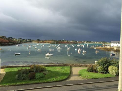 Vue exceptionnelle sur le port - REVE DE MER - Location saisonnière - Ploudalmézeau