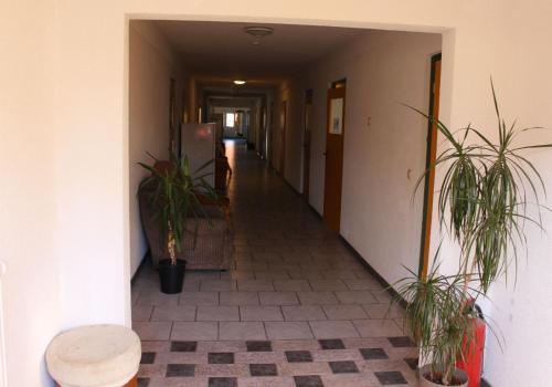 Möblierte Zimmer mit Gemeinschaftsküchen und Wohnungen in Thüringen Wald (Moblierte Zimmer mit Gemeinschaftskuchen und Wohnungen in Thuringen Wald) in كراوينكل