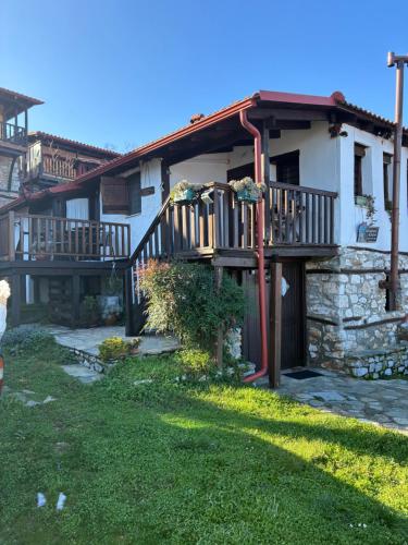 Guesthouse Eleni - Καλύβια