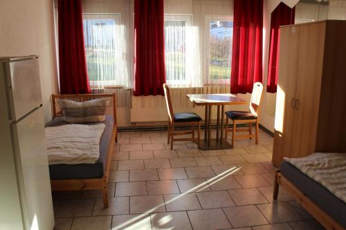 Möblierte Zimmer mit Gemeinschaftsküchen und Wohnungen in Thüringen Wald (Moblierte Zimmer mit Gemeinschaftskuchen und Wohnungen in Thuringen Wald) in كراوينكل