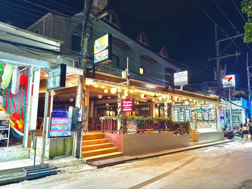 Kata Noi Bay Inn - 숙소 외관