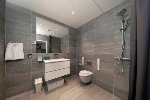 Living Suites - image 5