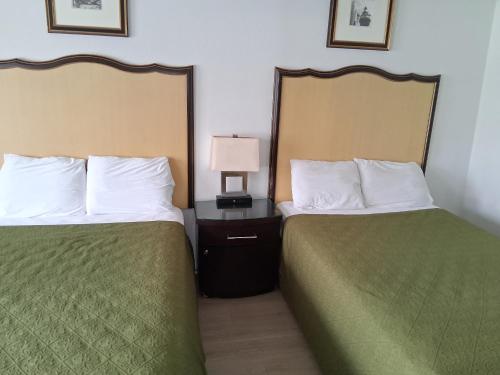 2 double beds