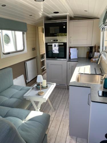 Hausboot Lütje in Hamburg, Deutschland