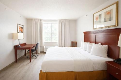 Seffner Inn and Suits in Thonotosassa