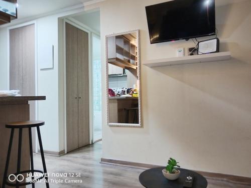 Comfortable next to airport Mutual and Terminal