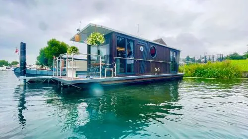Hausboot Bötje in Hamburg, Deutschland