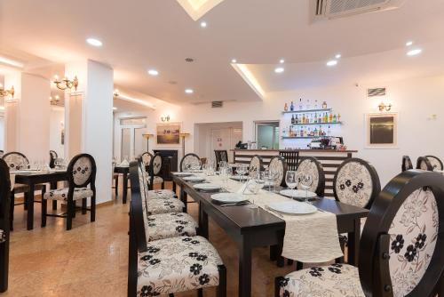 Hotel Athos R.M.T. - image 14