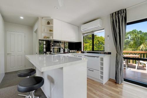 The Studio Modern Charm Peaceful Garden Surrounds - image 3