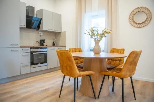 1 BR Bungalow - 1 Schlafzimmer - große Terrasse - Café - Sekt - an den Weinbergen in Rüdesheim am Rhein, Deutschland