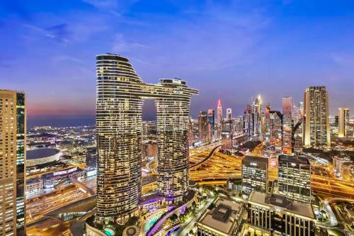 Private room in 3BR Ultra-Luxury-High-Rise Apartment next to BURJ KHALIFA, DUBAI MALL, Dubái