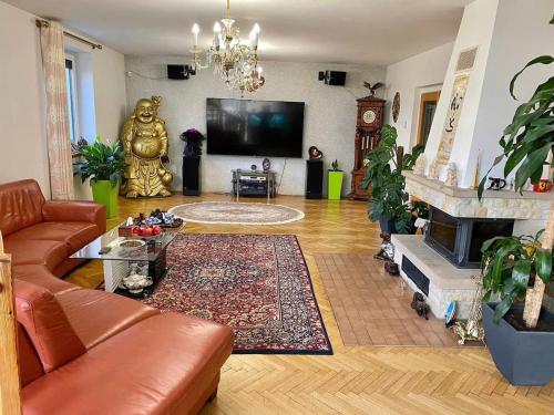 Villa with swimming pool near Prague in Kamenice