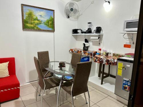 Private bedroom 10 minutes from the SJO airport in Cristo Rey