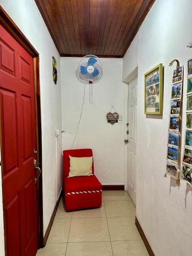 Private bedroom 10 minutes from the SJO airport in Cristo Rey