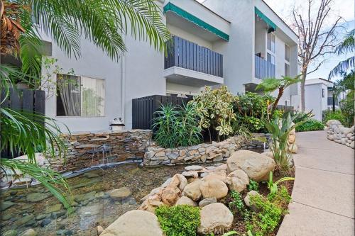 A Tranquil Retreat in Tarzana CA in Tarzana