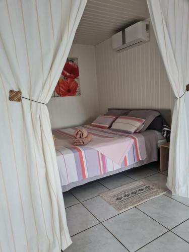 mahinas lodge in مهينا