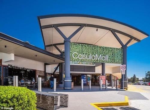Convenient Double Stay in Heart of Cabramatta - Shared Bathroom and Kitchen in Warwick Farm