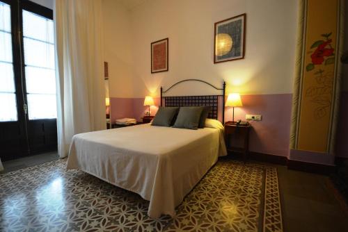 Hotel Casa de los Azulejos Rusticae Casa de los Azulejos is conveniently located in the popular Cordoba City Center area. Offering a variety of facilities and services, the hotel provides all you need for a good nights sleep. 