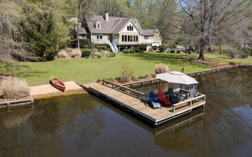Lake Days Getaway - Lakeside Family Escape Near Hillsborough in 希爾斯伯勒