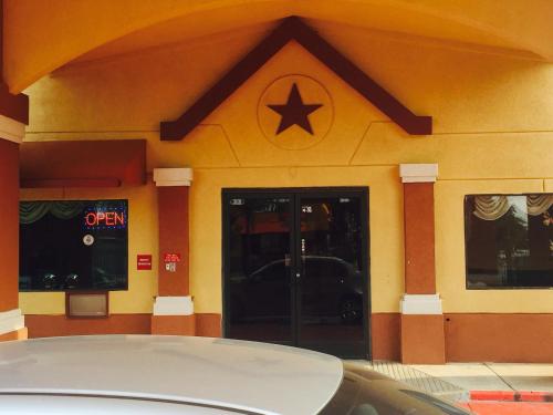 Scottish Inn & Suites Hobby Airport