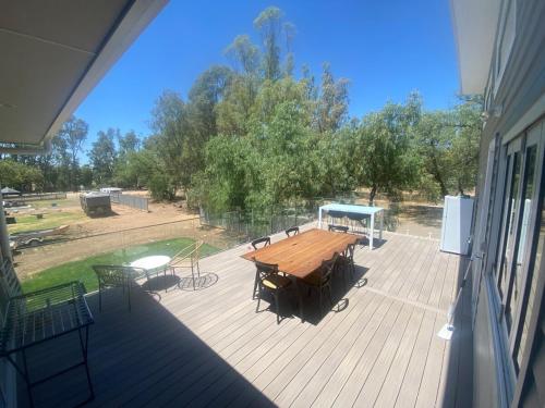 Riverside retreat with a large 4 bedroom home in Bridgewater on Loddon