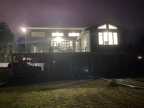 Riverside retreat with a large 4 bedroom home in Bridgewater on Loddon