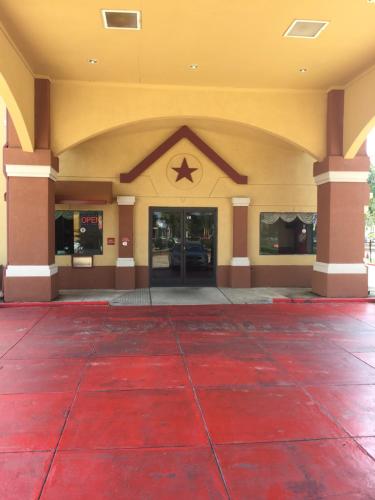 Scottish Inn & Suites Hobby Airport - 로비