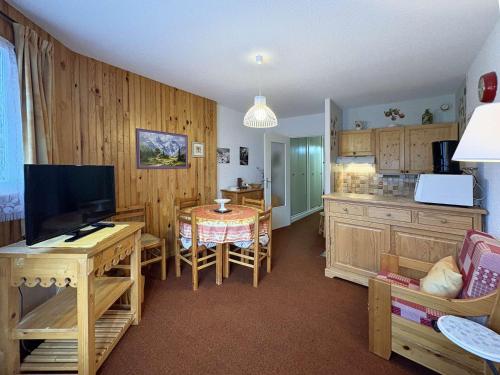 Studio spacieux aux Orres 1650m, idéal pour 4 pers., accès direct aux pistes - FR-1-322-704