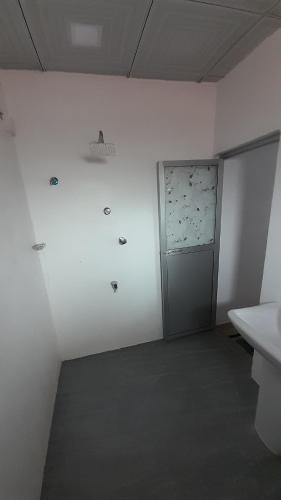 Gurty House - image 2