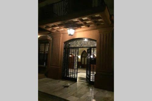 Mansion Alhamar - 2 Bedroom, Frontline Beach, Mountain Views, Full Size Pool, Tennis Courts, Close t