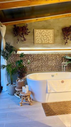 حمام, Los Naranjos Town Houses in Los Naranjos