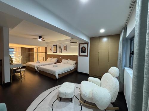 Sea view duplex, next to Singapore near Springside Park