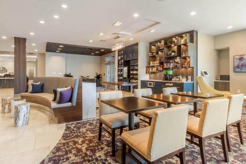 Cambria Hotel Fort Mill - image 7