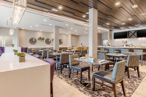 Cambria Hotel Fort Mill - image 11