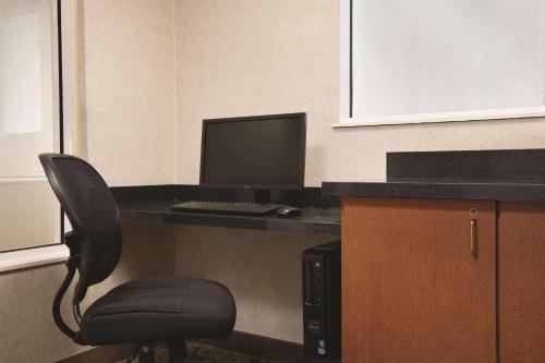 Country Inn & Suites By Radisson, Atlanta Airport North, GA in Atlanta, USA