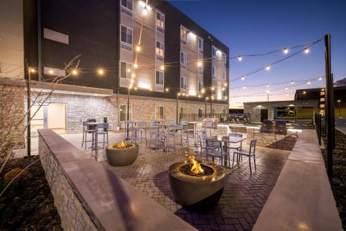 Ngoại cảnh khách sạn, Everhome Suites Rochester Greece in Sân bay R and K Skyranch