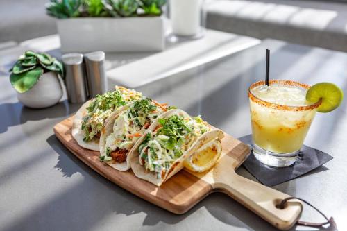 Cambria Hotel Los Angeles LAX Airport - image 14