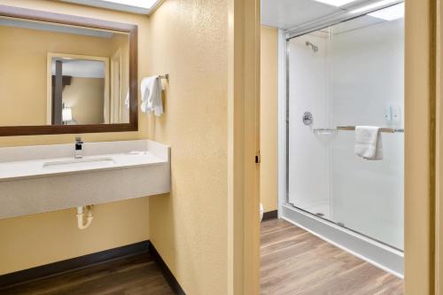 Quality Inn National Fairgrounds Area - image 7