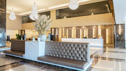 Enrich Grand Hotel - image 11