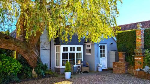 The Saddlery Holiday Cottage - Near Wolds And Coast