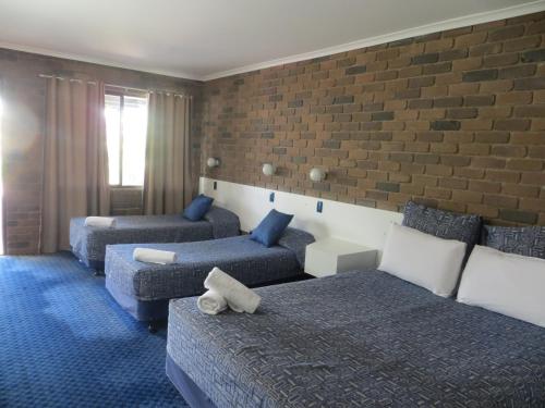 牧場主休息汽車旅館 (Cattleman's Rest Motor Inn) in 查特斯堡