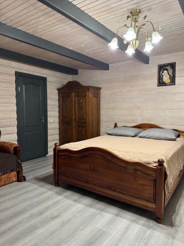 5 bedrooms, 7 beds