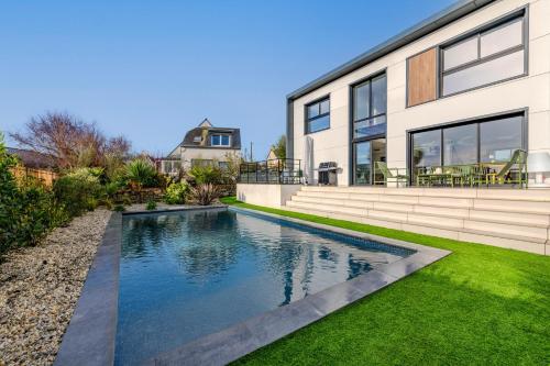 Villa Poppy - Avec piscine vue mer gîte à louer Kertissiec