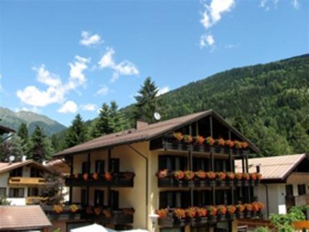 Hotel Binelli, Pinzolo bei Borzago