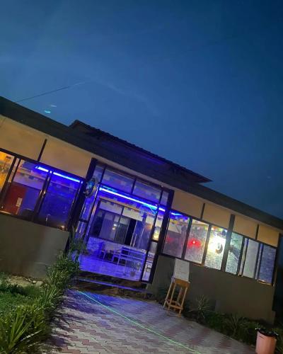 Restaurant, Rhino Spot Resort in Kawasoti
