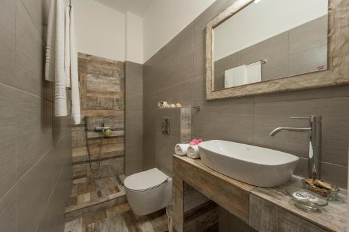 Badkamer, George's beach studios Aliki Paros near Paros National Airport