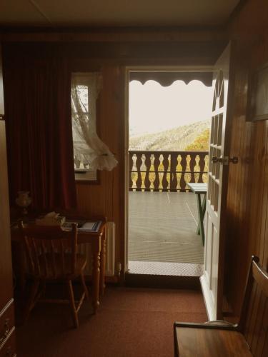 Standard Twin Shared Bunk Room