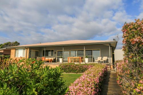 Ieeja, Bunkys By The Sea Holiday House in Saseksinleta
